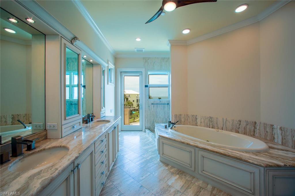 BAREFOOT BEACH - Residential