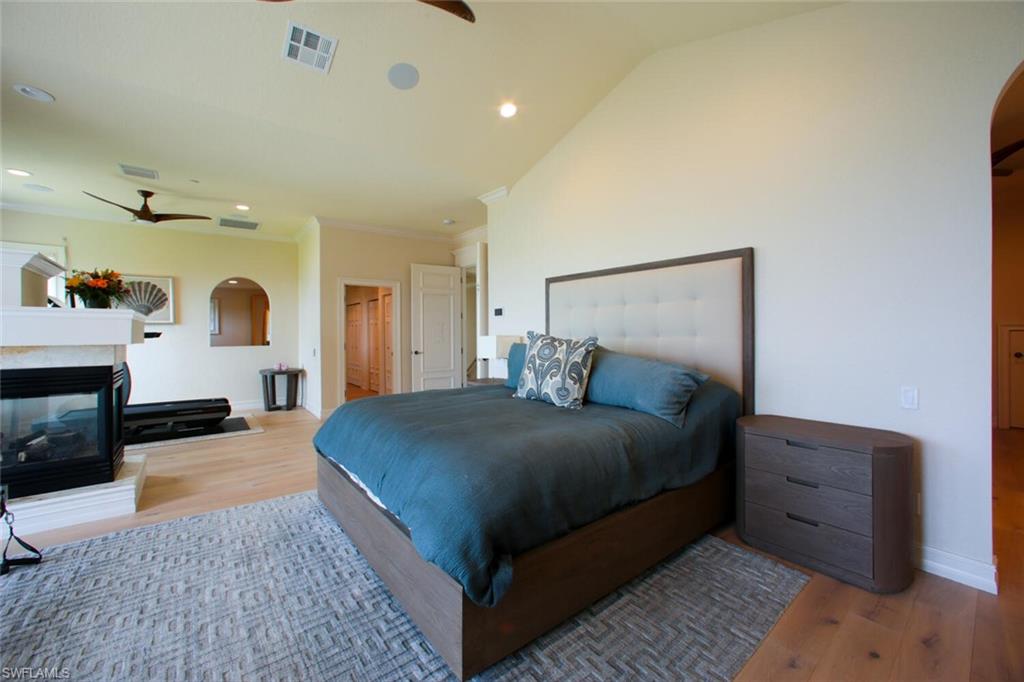 BAREFOOT BEACH - Residential