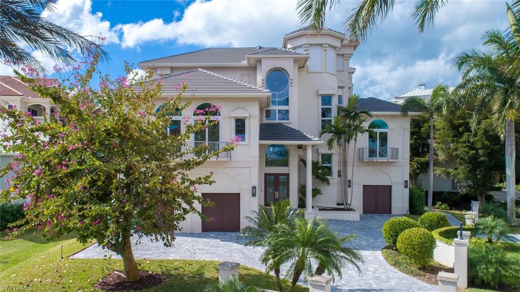 BAREFOOT BEACH - Residential