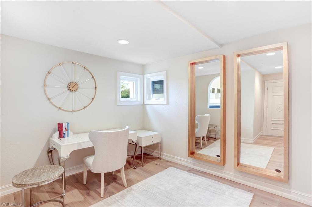 BAREFOOT BEACH - Residential