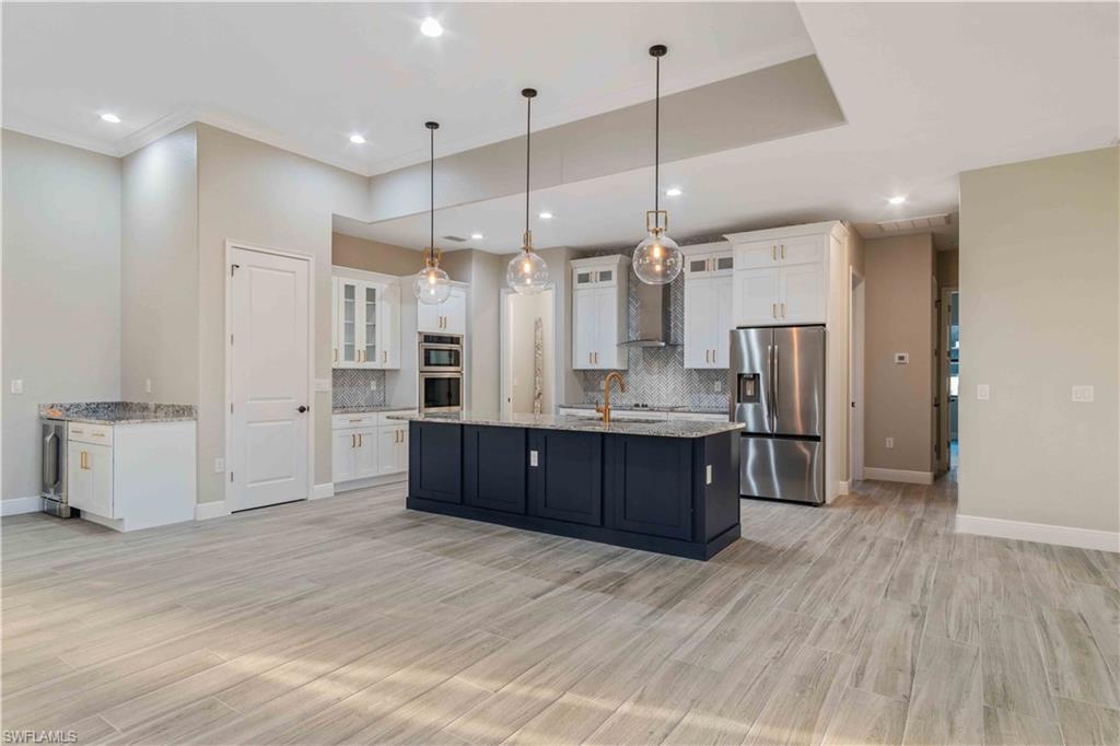 WINDWARD ISLE - Residential