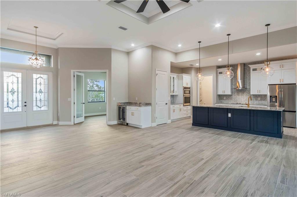 WINDWARD ISLE - Residential