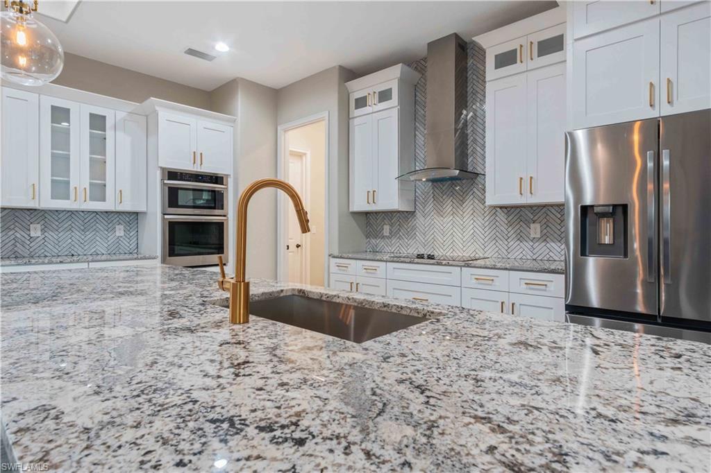 WINDWARD ISLE - Residential