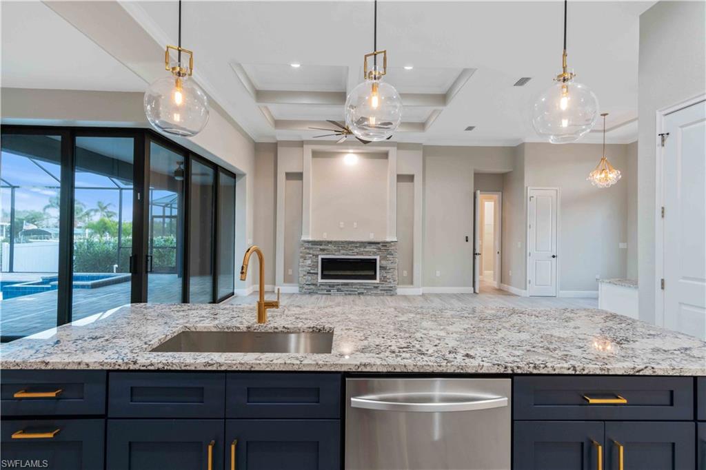 WINDWARD ISLE - Residential