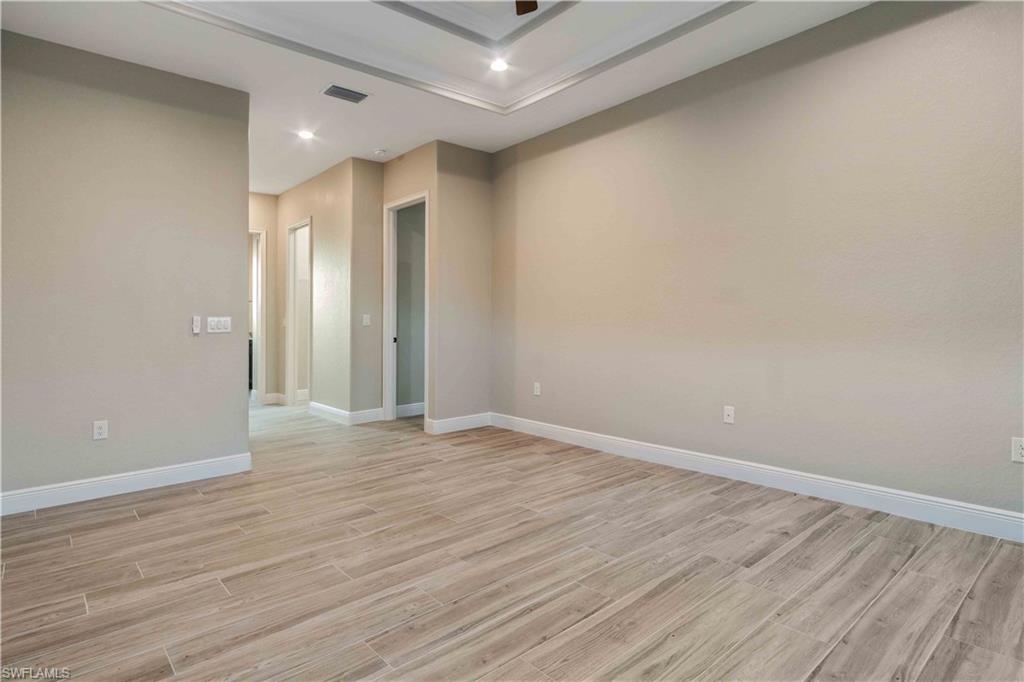 WINDWARD ISLE - Residential