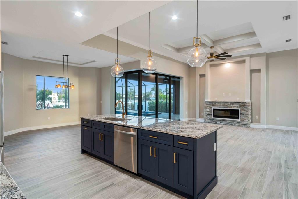 WINDWARD ISLE - Residential