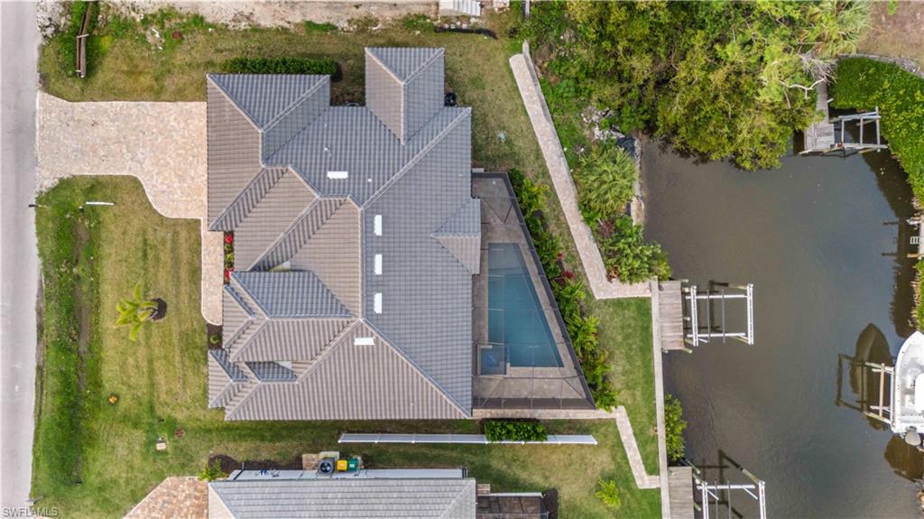 WINDWARD ISLE - Residential