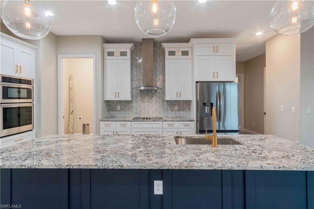 WINDWARD ISLE - Residential