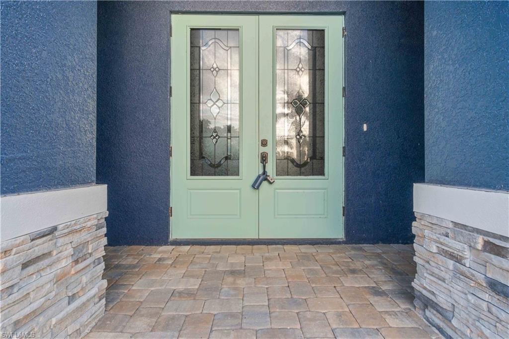 WINDWARD ISLE - Residential