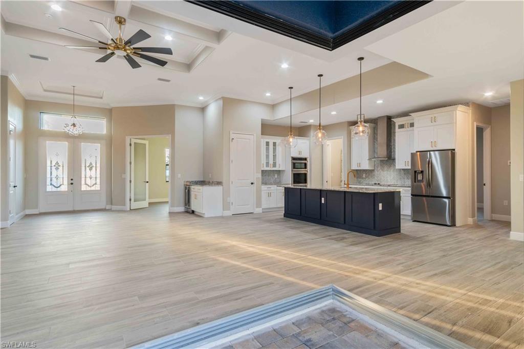 WINDWARD ISLE - Residential