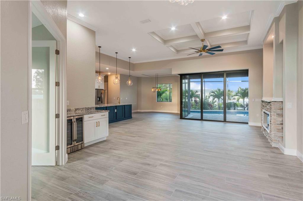 WINDWARD ISLE - Residential