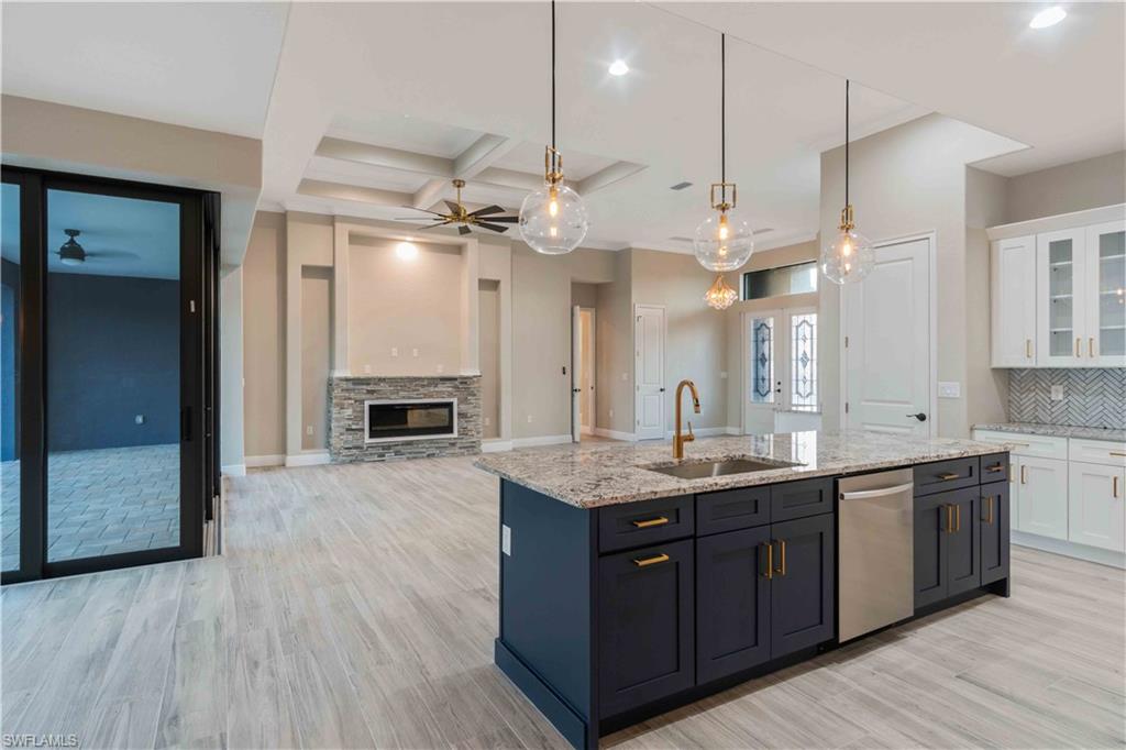 WINDWARD ISLE - Residential