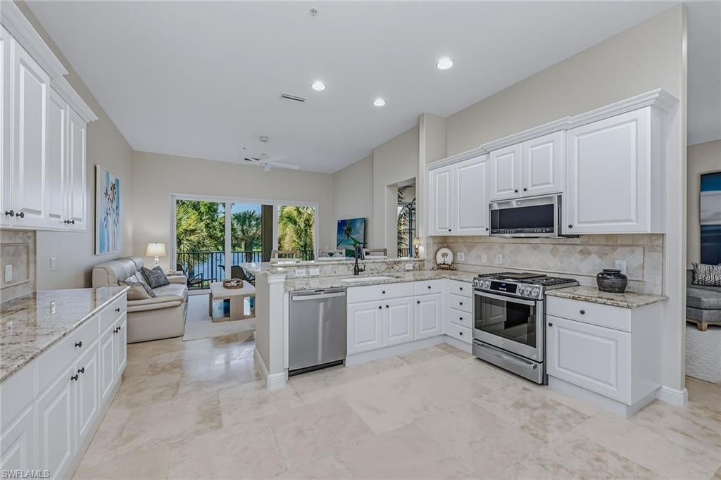 3053 Aviamar CIR 203