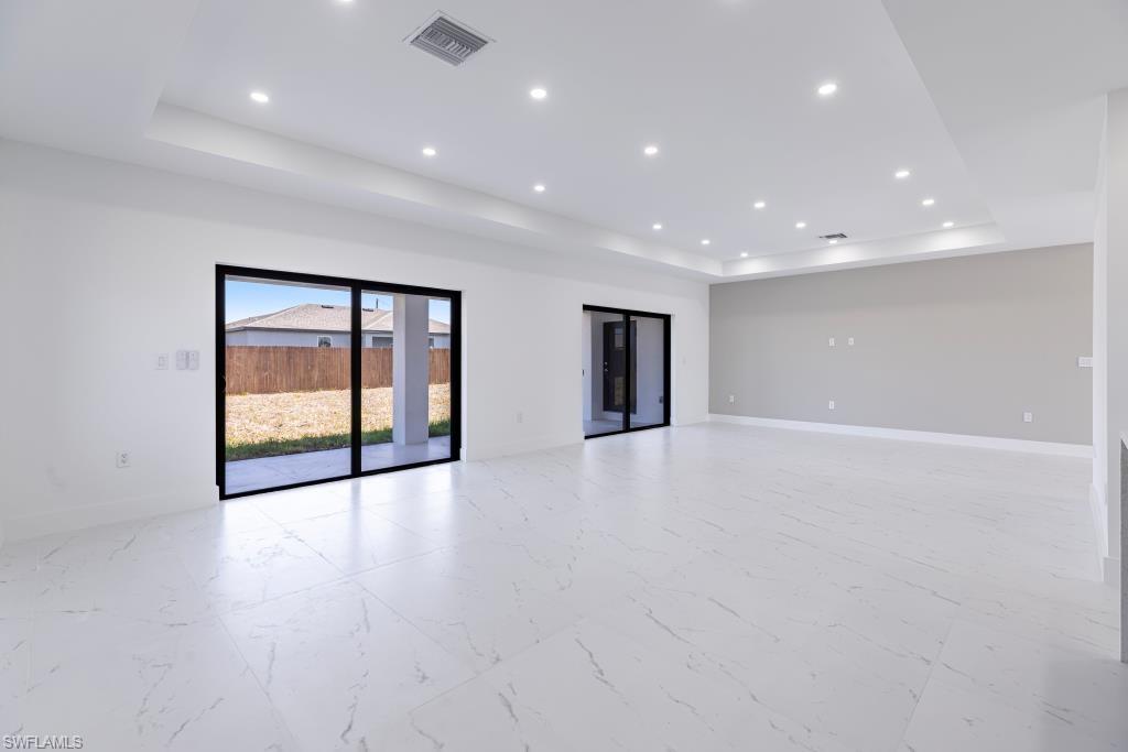 CAPE CORAL - Residential