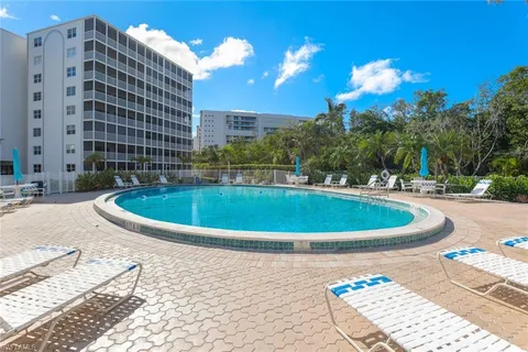 3 Bluebill Ave Unit 509, Naples, FL 34108 - #: 224102945