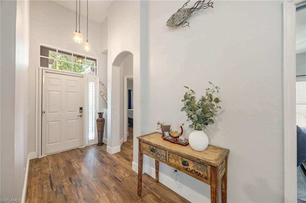 Photo of 219 Glen Eagle CIR, NAPLES, FL 34104 (MLS # 226025473)
