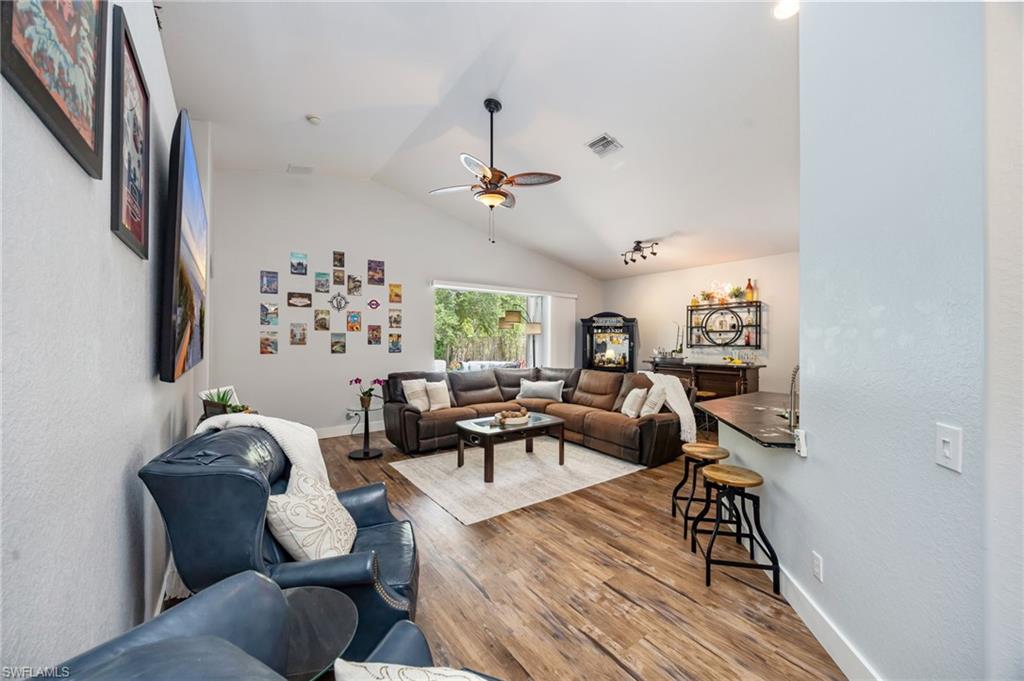 219 Glen Eagle CIR