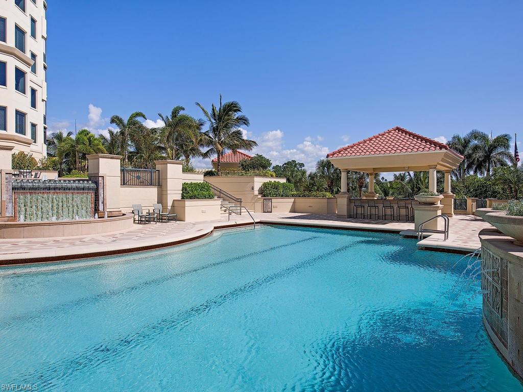 SEASONS AT NAPLES CAY - Residential