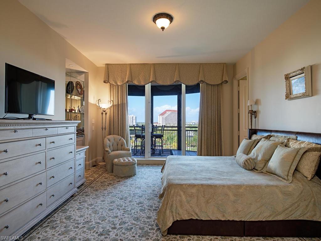 SEASONS AT NAPLES CAY - Residential