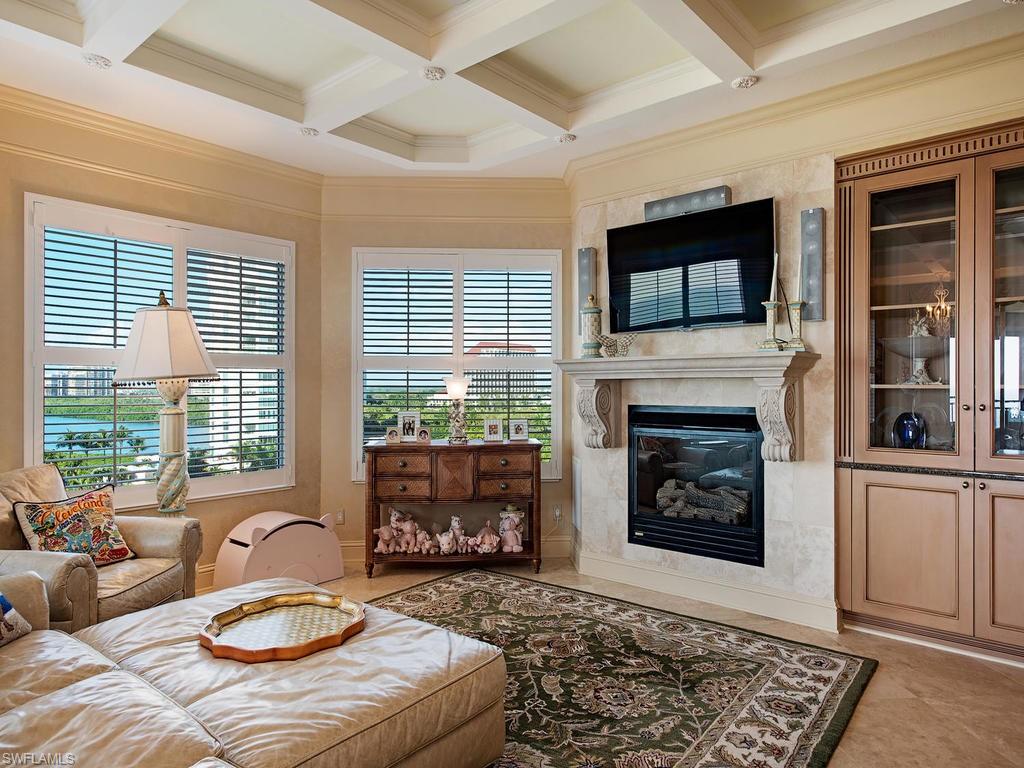 SEASONS AT NAPLES CAY - Residential