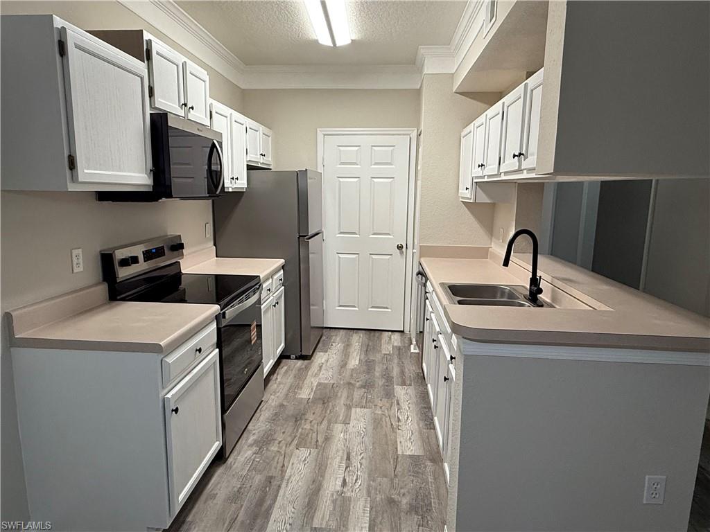 ROYAL GREENS - Residential Lease