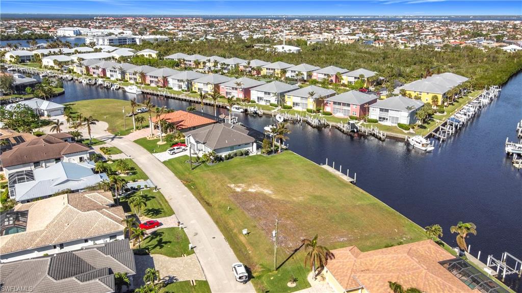 PUNTA GORDA ISLES - Land