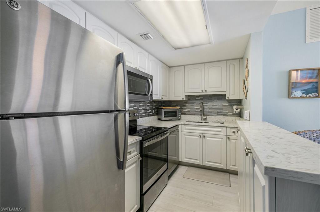 TRADEWINDS APTS OF MARCO ISLAND - Residential