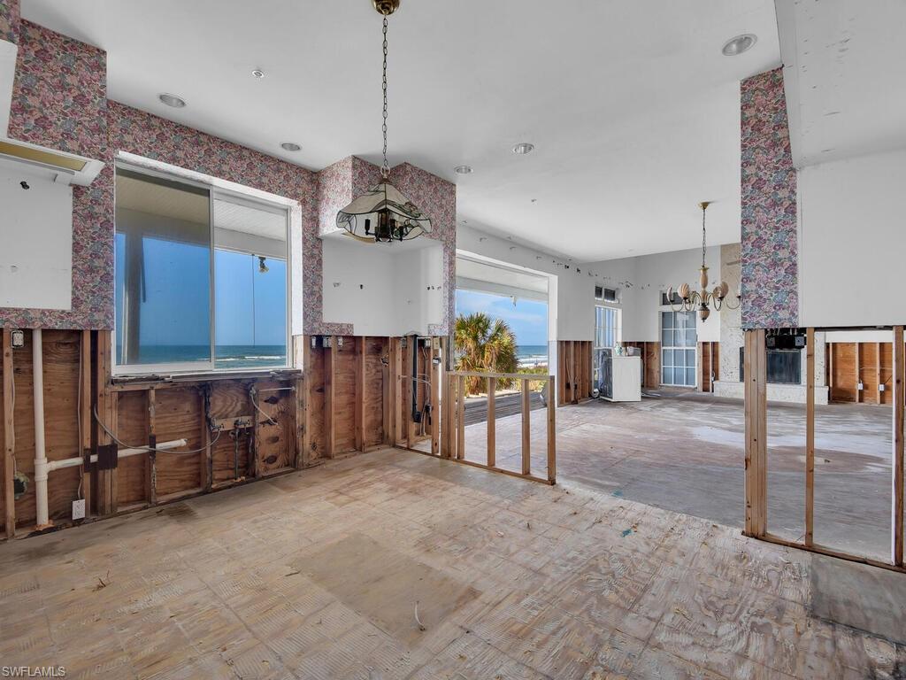 LAGUNA SHORES - Residential