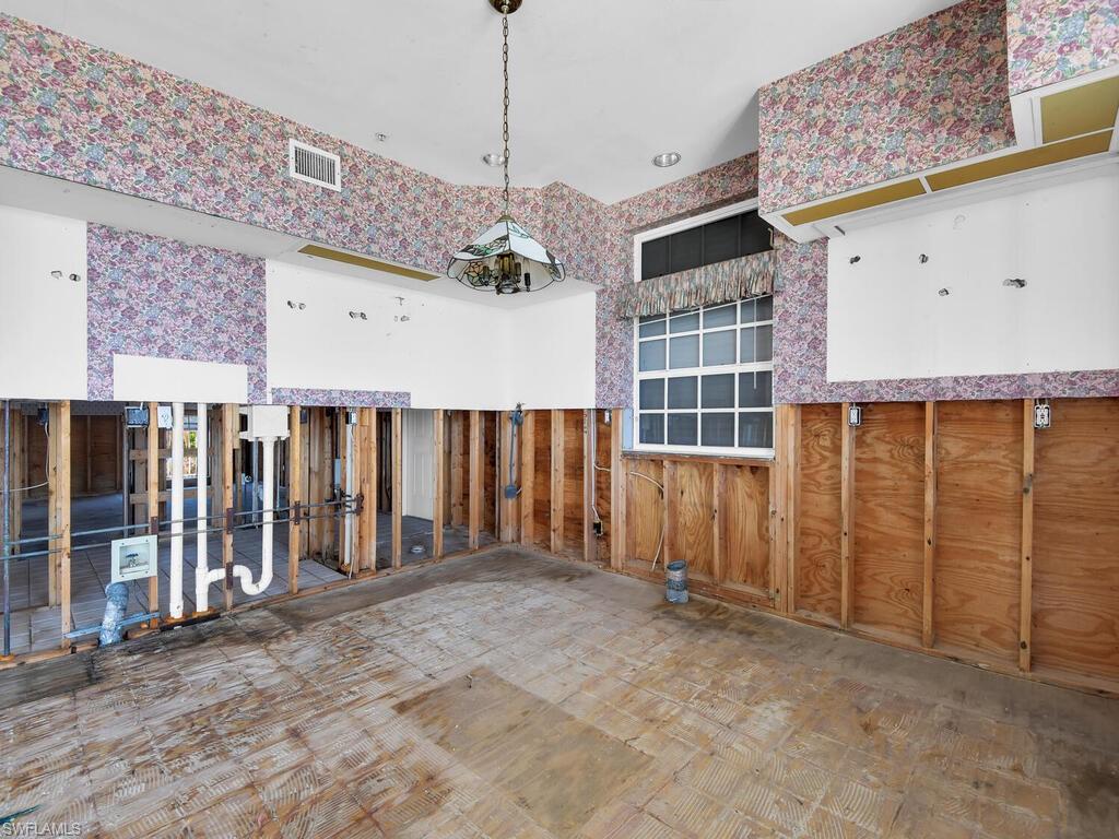 LAGUNA SHORES - Residential