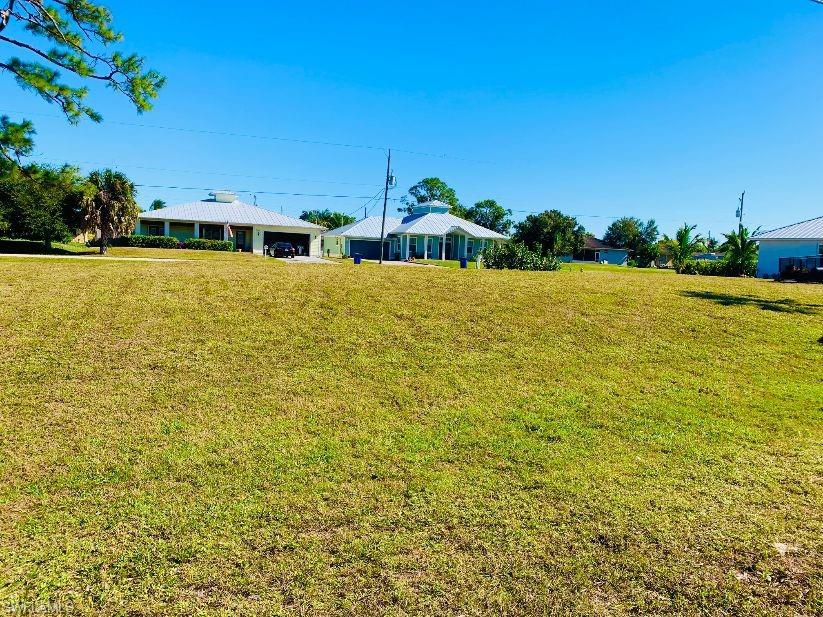 TAMIAMI ESTATES - Land