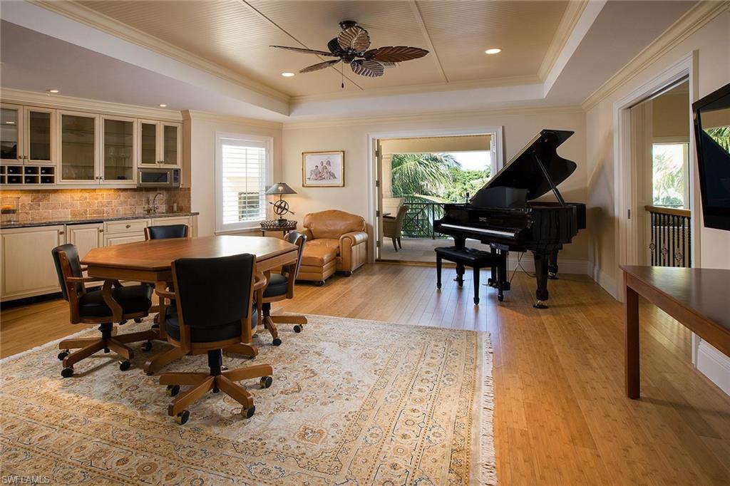 PARK SHORE - Residential