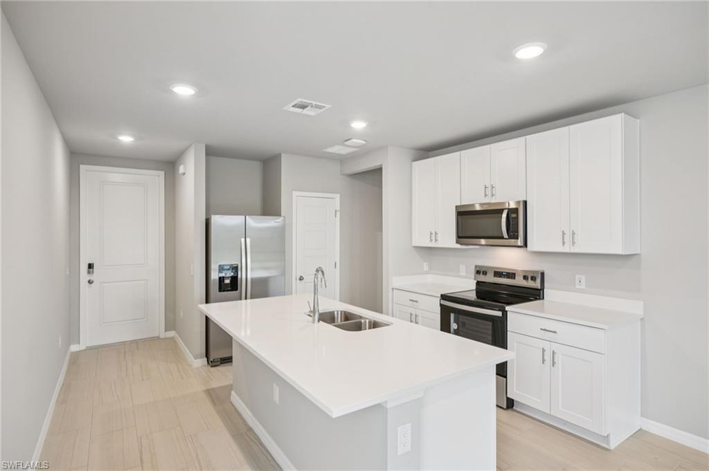 CRESCENT LAKES - Residential