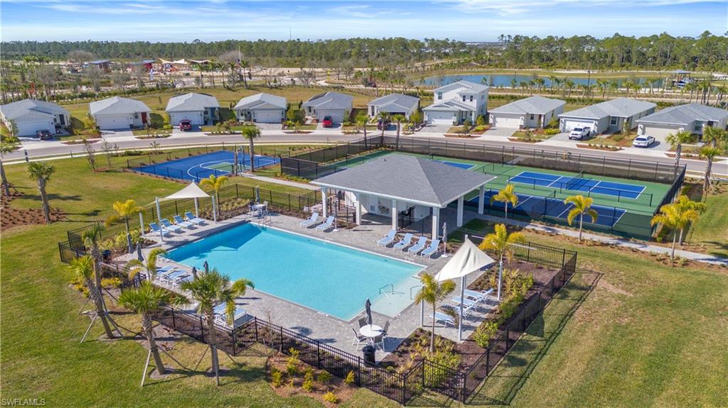 CRESCENT LAKES - Residential