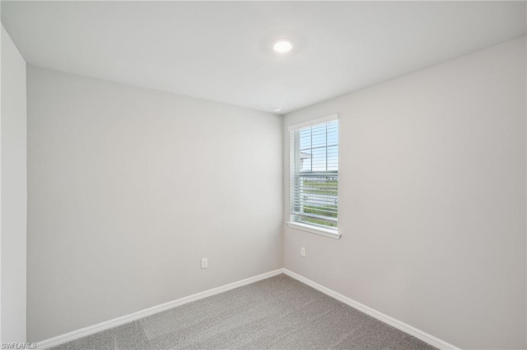 CRESCENT LAKES - Residential