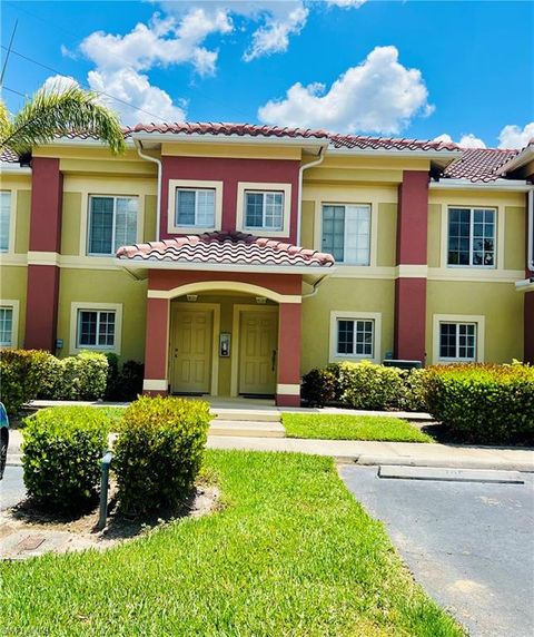 Townhouse in FORT MYERS FL 9409 Ivy Brook RUN.jpg