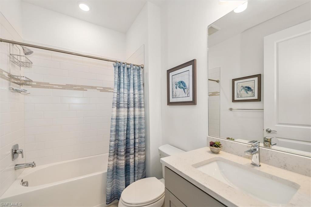 HAMPTON LAKES - Residential