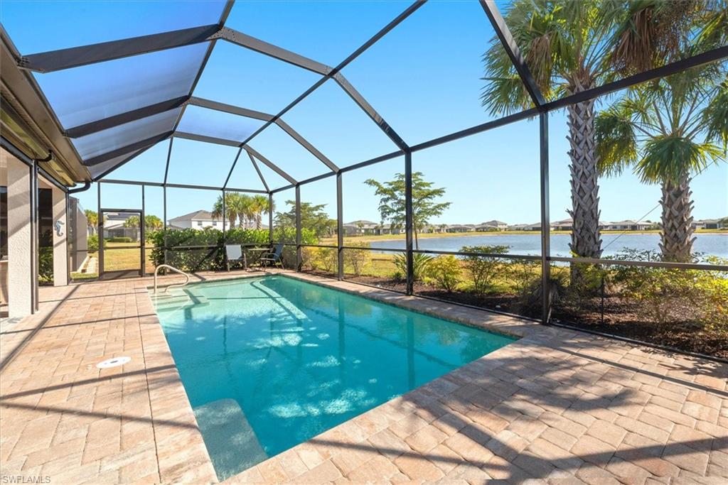 HAMPTON LAKES - Residential