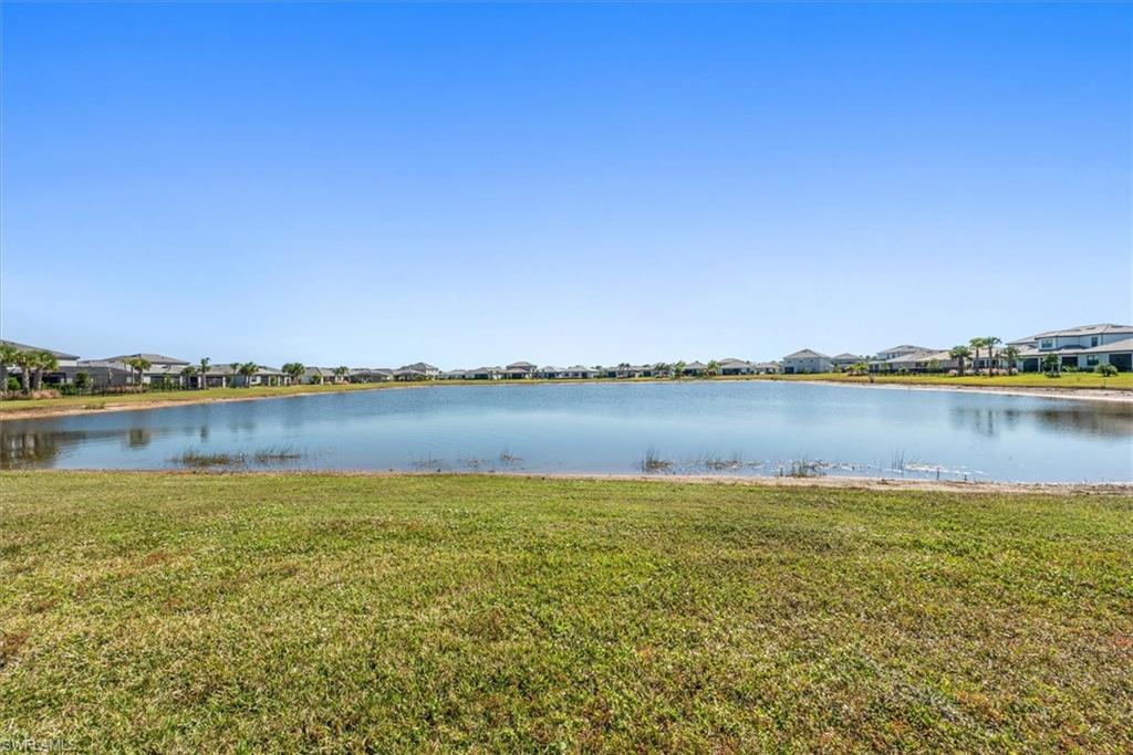 HAMPTON LAKES - Residential