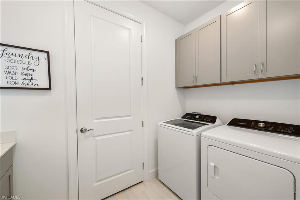 HAMPTON LAKES - Residential