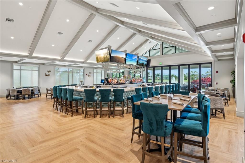 COUNTRY MANOR - Residential