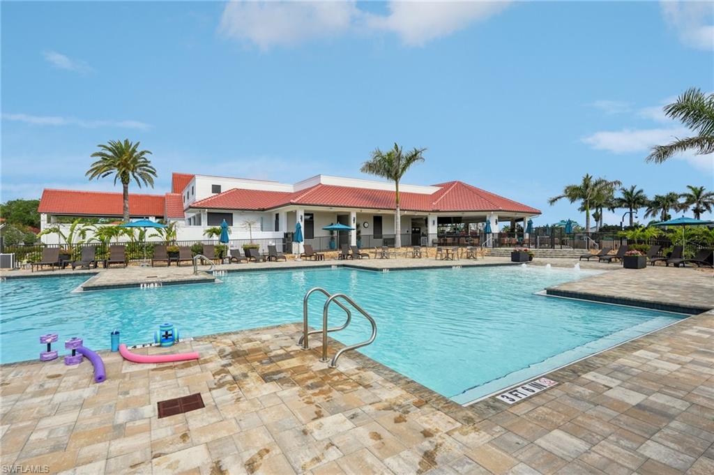 COUNTRY MANOR - Residential