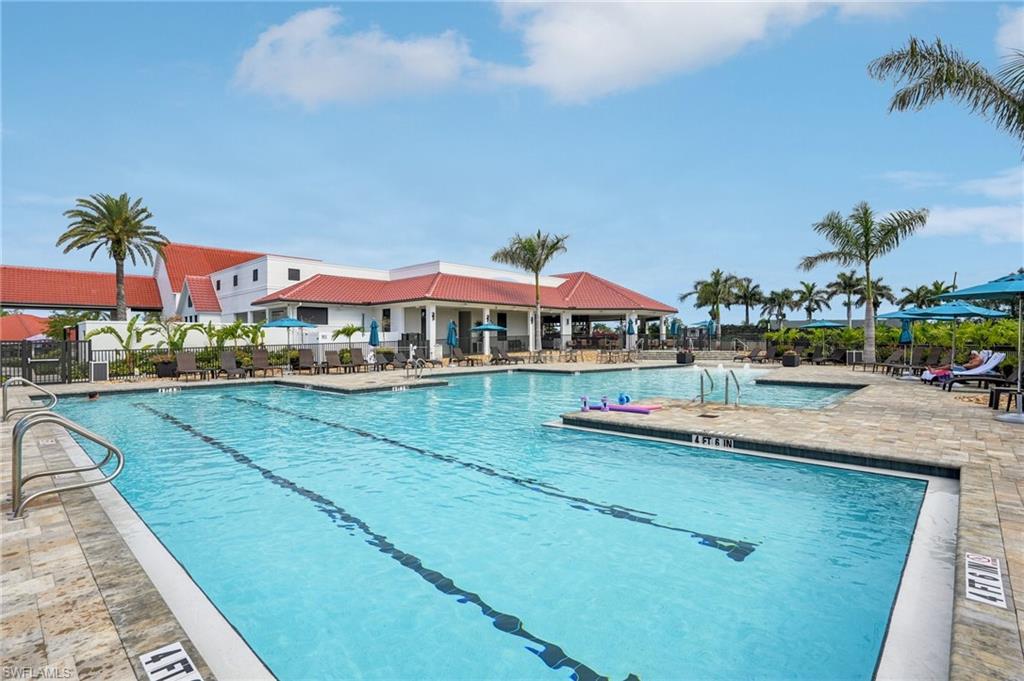 COUNTRY MANOR - Residential