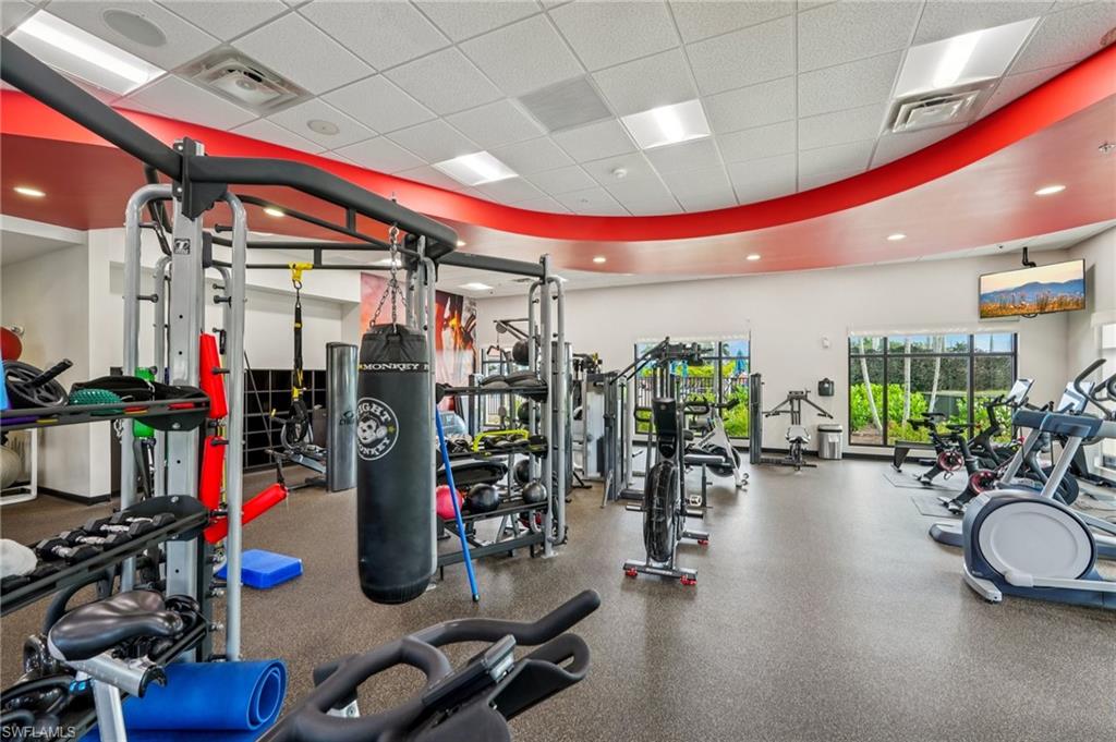 COUNTRY MANOR - Residential