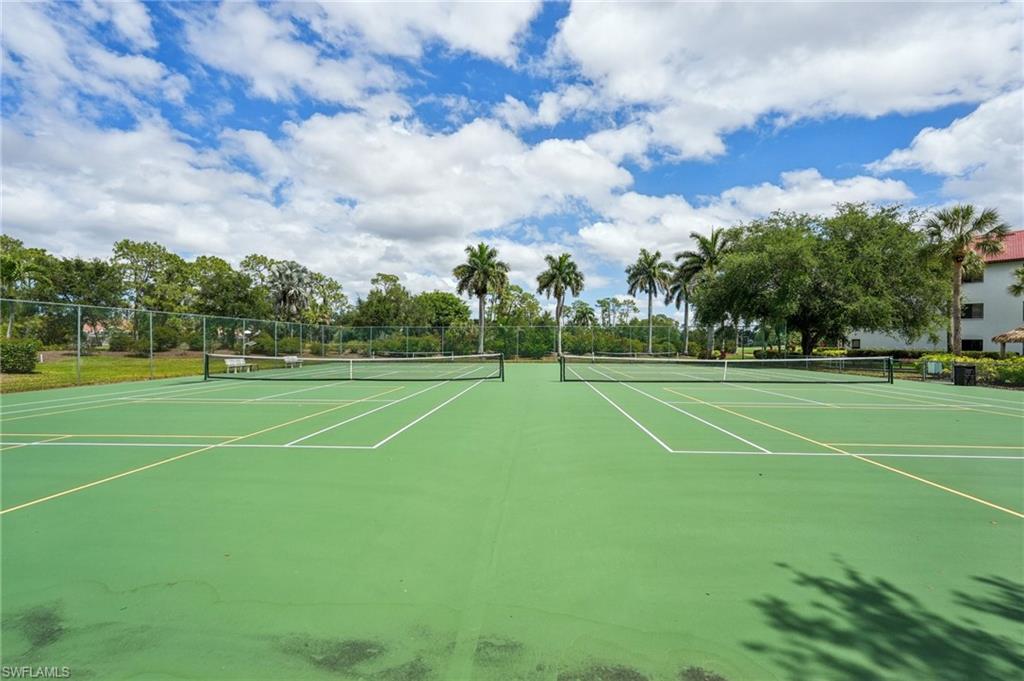 COUNTRY MANOR - Residential