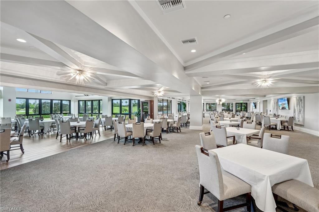 COUNTRY MANOR - Residential