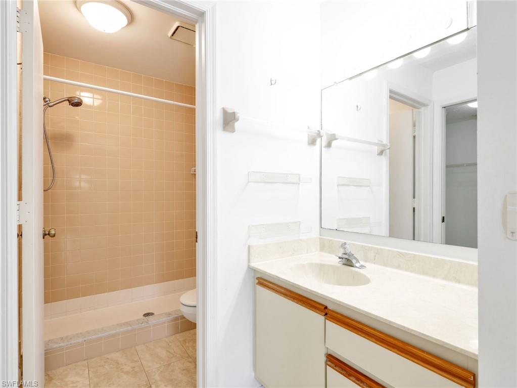 WOODMERE LAKE CLUB - Residential