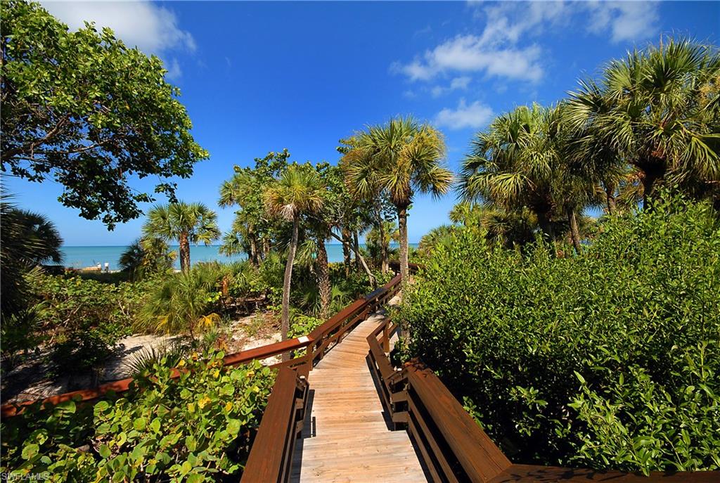 CARLYSLE AT BAY COLONY - Residential