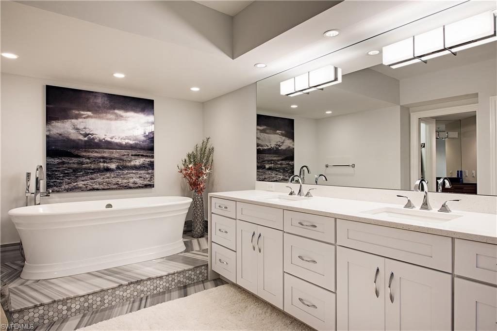 CARLYSLE AT BAY COLONY - Residential