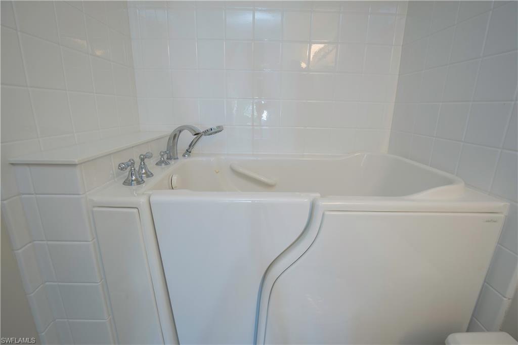 SABAL SPRINGS GOLF AND RACQUET CLUB - Residential