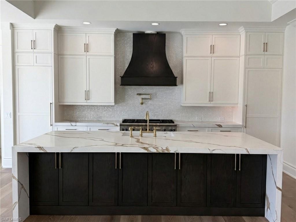 MARCO BEACH - Residential